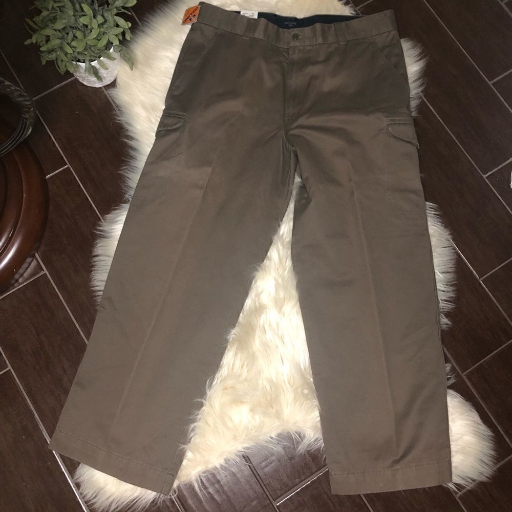Dockers cargo khaki olive green pants sz 36x30 NWT